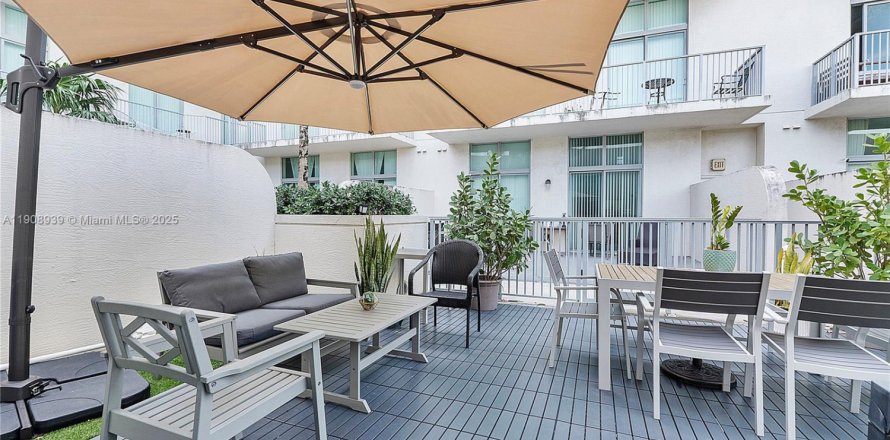 Condo à Hollywood, Floride, 2 chambres № 1964386