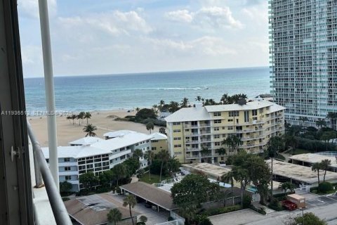 Condo in Fort Lauderdale, Florida, 1 bedroom  № 1994524 - photo 15