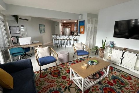Condo in Fort Lauderdale, Florida, 1 bedroom  № 1994524 - photo 1