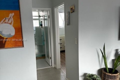 Condo in Fort Lauderdale, Florida, 1 bedroom  № 1994524 - photo 7