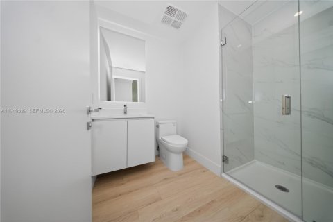 Copropriété à louer à Miami, Floride: 4 chambres, 239.87 m2 № 1998157 - photo 13