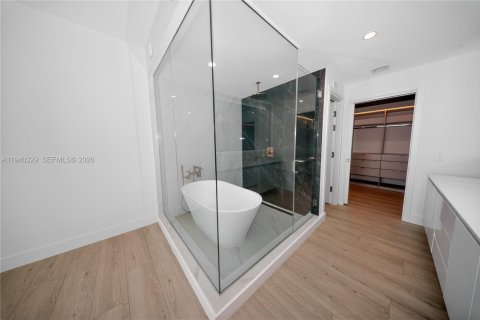 Copropriété à louer à Miami, Floride: 4 chambres, 239.87 m2 № 1998157 - photo 17