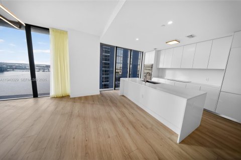 Copropriété à louer à Miami, Floride: 4 chambres, 239.87 m2 № 1998157 - photo 4
