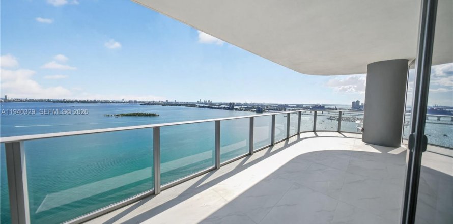 Condo à Miami, Floride, 4 chambres  № 1998157