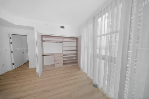 Copropriété à louer à Miami, Floride: 4 chambres, 239.87 m2 № 1998157 - photo 9