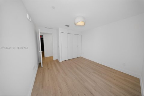 Copropriété à louer à Miami, Floride: 4 chambres, 239.87 m2 № 1998157 - photo 11