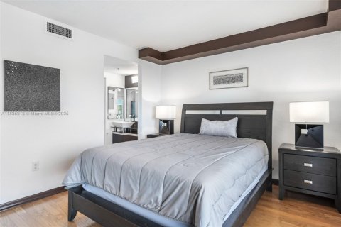 Copropriété à vendre à Miami, Floride: 2 chambres, 99.13 m2 № 1819884 - photo 9