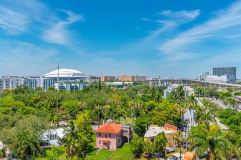 Copropriété à vendre à Miami, Floride: 2 chambres, 99.13 m2 № 1819884 - photo 19