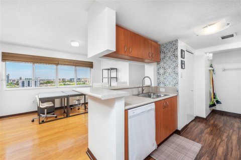 Copropriété à vendre à Miami, Floride: 2 chambres, 99.13 m2 № 1819884 - photo 5