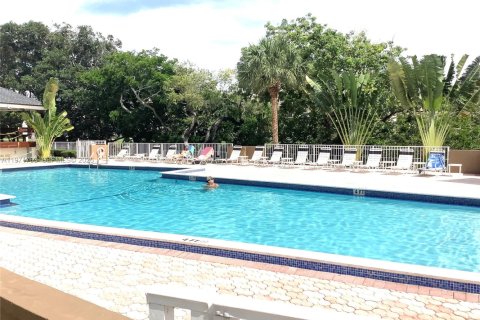 Купить кондоминиум в Майами, Флорида 1 спальня, 75.16м2, № 2032423 - фото 11