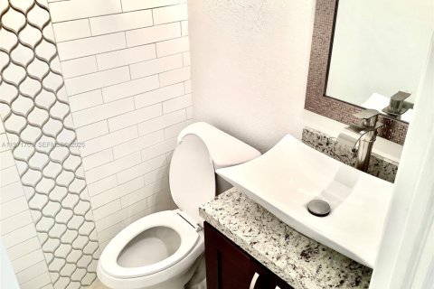 Купить кондоминиум в Майами, Флорида 1 спальня, 75.16м2, № 2032423 - фото 8