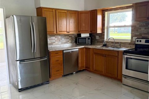 Casa en venta en Winter Haven, Florida, 2 dormitorios, 102.1 m2 № 2099904 - foto 5
