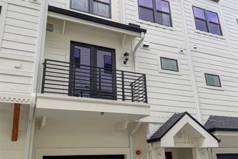 Touwnhouse à louer à Tampa, Floride: 4 chambres, 309.27 m2 № 1817338 - photo 1