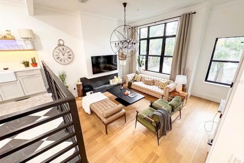 Touwnhouse à louer à Tampa, Floride: 4 chambres, 309.27 m2 № 1817338 - photo 3