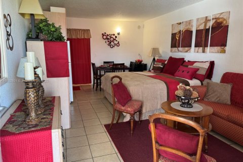 Condominio en venta en Davenport, Florida, 1 dormitorio, 27.87 m2 № 2077331 - foto 2