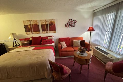 Condominio en venta en Davenport, Florida, 1 dormitorio, 27.87 m2 № 2077331 - foto 4