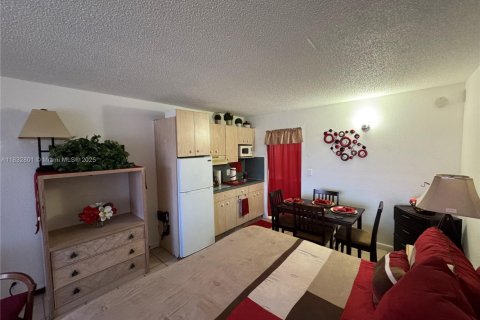 Condominio en venta en Davenport, Florida, 1 dormitorio, 27.87 m2 № 2077331 - foto 6