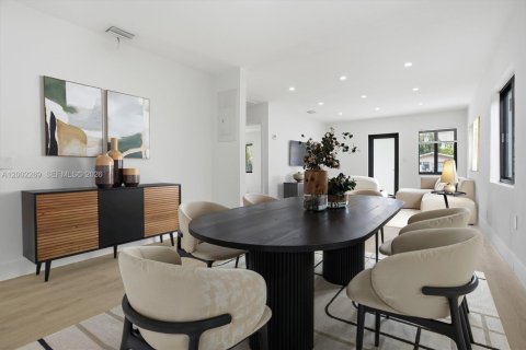 House in Fort Lauderdale, Florida 2 bedrooms, 81.01 sq.m. № 2068217 - photo 8