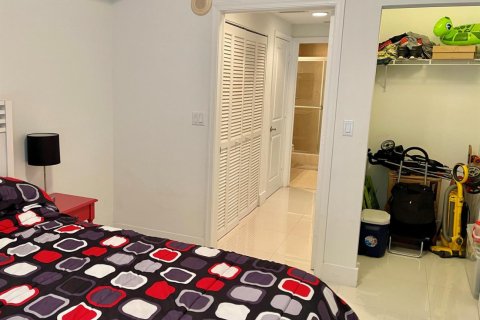 Купить кондоминиум в Бойнтон-Бич, Флорида 3 комнаты, 110.09м2, № 2083818 - фото 18