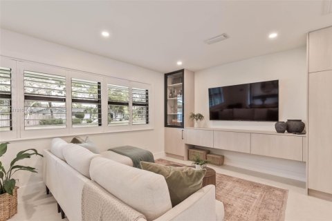 House in Palmetto Bay, Florida 3 bedrooms, 145.48 sq.m. № 1706114 - photo 5