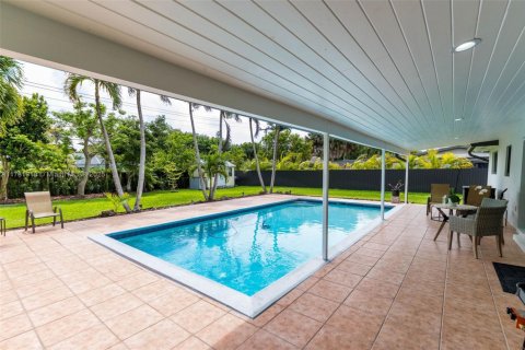 House in Palmetto Bay, Florida 3 bedrooms, 145.48 sq.m. № 1706114 - photo 19
