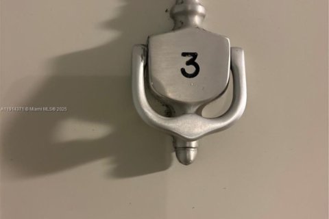 Condo in Pompano Beach, Florida, 1 bedroom  № 1970532 - photo 3