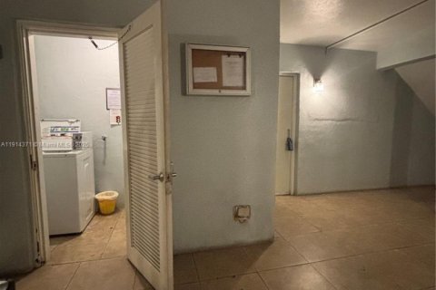 Condo in Pompano Beach, Florida, 1 bedroom  № 1970532 - photo 22