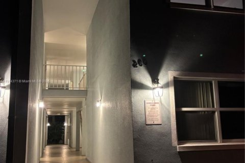 Condo in Pompano Beach, Florida, 1 bedroom  № 1970532