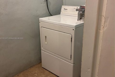 Condo in Pompano Beach, Florida, 1 bedroom  № 1970532 - photo 23