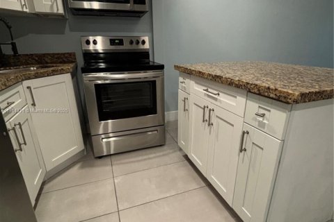 Condo in Pompano Beach, Florida, 1 bedroom  № 1970532 - photo 9