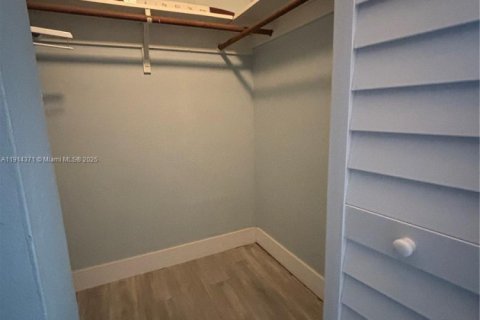 Condo in Pompano Beach, Florida, 1 bedroom  № 1970532 - photo 17