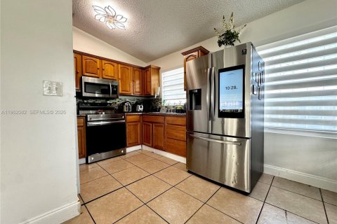 Villa ou maison à vendre à Miami, Floride: 3 chambres, 97.55 m2 № 2024721 - photo 6