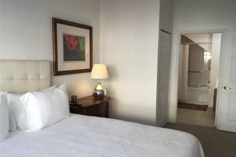 Снять в аренду таунхаус в Киссимми, Флорида 3 спальни, № 1959447 - фото 6