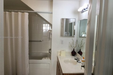 Снять в аренду таунхаус в Киссимми, Флорида 3 спальни, № 1959447 - фото 7