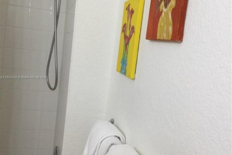 Снять в аренду таунхаус в Киссимми, Флорида 3 спальни, № 1959447 - фото 8