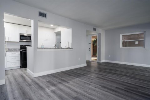 Copropriété à vendre à Deltona, Floride: 2 chambres, 83.33 m2 № 1577338 - photo 3
