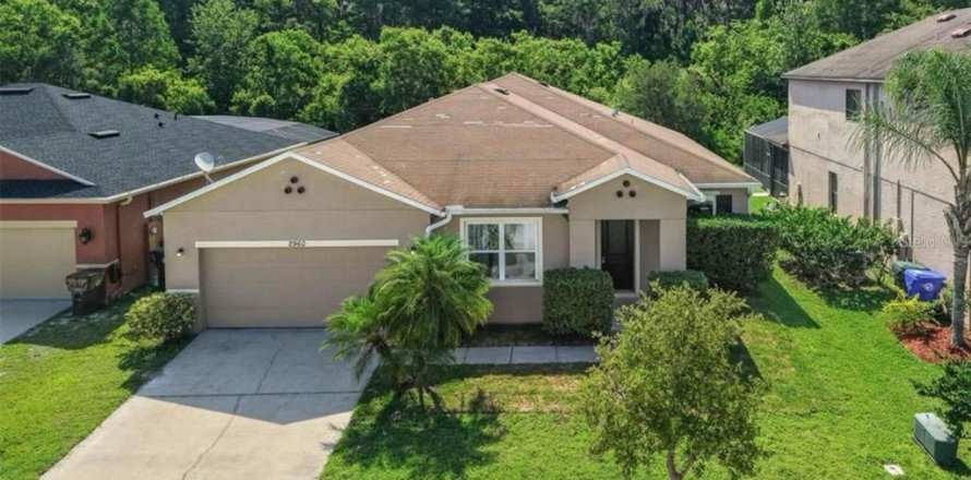 House in Kissimmee, Florida 4 bedrooms, 248.05 sq.m. № 1690050