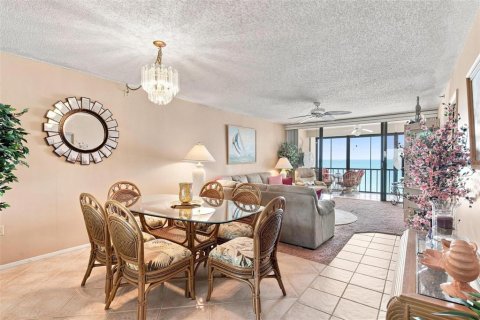 Condo in Madeira Beach, Florida, 2 bedrooms  № 2393641 - photo 7