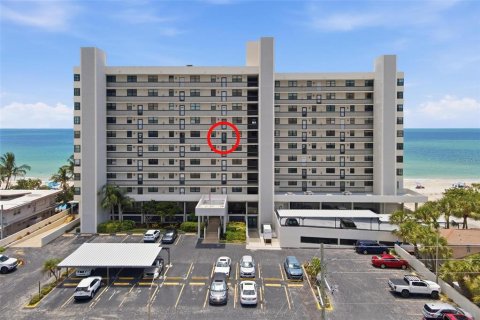 Condo in Madeira Beach, Florida, 2 bedrooms  № 2393641