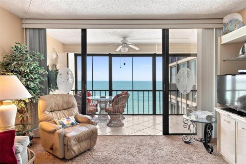 Condo in Madeira Beach, Florida, 2 bedrooms  № 2393641 - photo 28