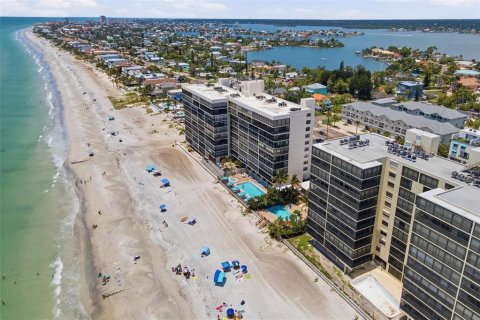 Condo in Madeira Beach, Florida, 2 bedrooms  № 2393641 - photo 4