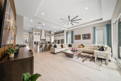 House in Four Corners, Florida 6 bedrooms, 487.74 sq.m. № 2149264 - photo 14