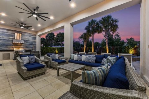 House in Four Corners, Florida 6 bedrooms, 487.74 sq.m. № 2149264 - photo 5