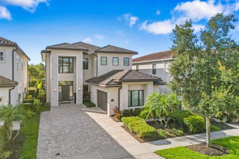 House in Four Corners, Florida 6 bedrooms, 487.74 sq.m. № 2149264 - photo 2