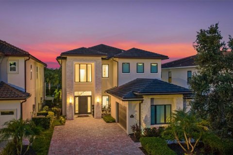 House in Four Corners, Florida 6 bedrooms, 487.74 sq.m. № 2149264