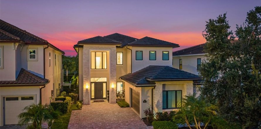 House in Four Corners, Florida 6 bedrooms, 487.74 sq.m. № 2149264