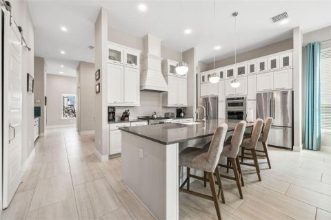 House in Four Corners, Florida 6 bedrooms, 487.74 sq.m. № 2149264 - photo 9