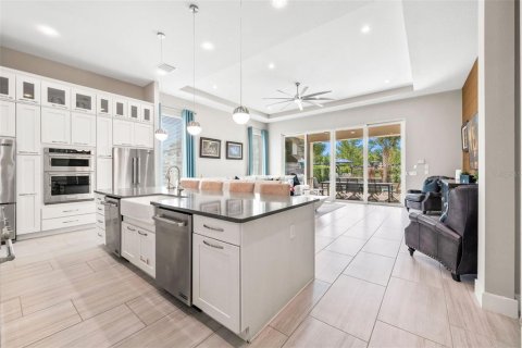 House in Four Corners, Florida 6 bedrooms, 487.74 sq.m. № 2149264 - photo 11