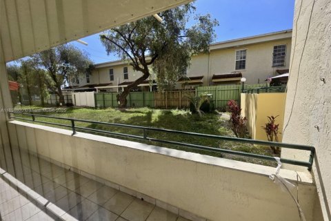 Condo in Miami, Florida, 2 bedrooms  № 1881575 - photo 17