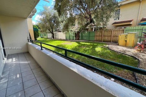 Condo in Miami, Florida, 2 bedrooms  № 1881575 - photo 18